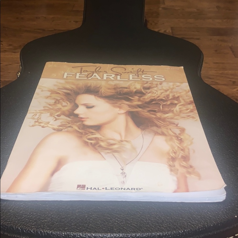 Easy Guitar Book - Taylor Swift - Fearless